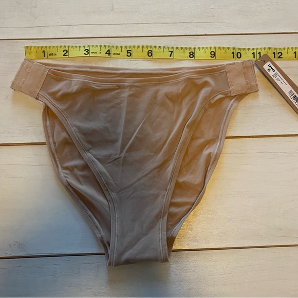 Skims Adaptive Bikini briefs Clay/Nude /Beige Sz Medium NWT - Picture 8 of 11
